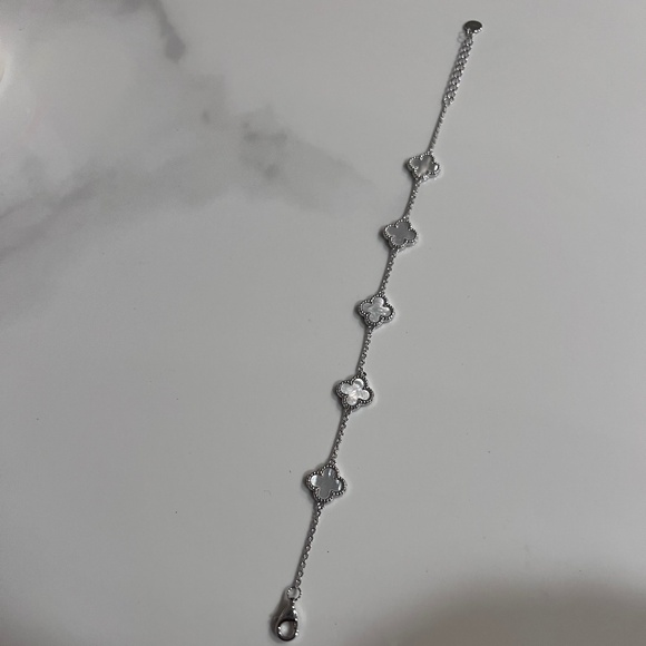 Sterling Silver Clover Motif Bracelet Chrome Silver Dainty Jewelry - Picture 1 of 5